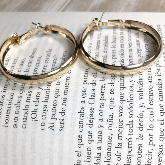 Alquimia Jewelry - GOLD MEDIUM HOOP EARRINGS
